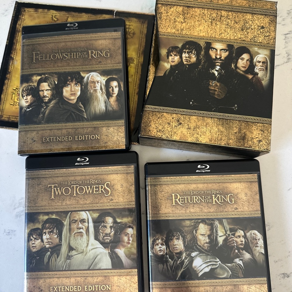 The Lord of the Rings: The Motion Picture Trilogy Extended Edition DVD - Picture 4 of 5